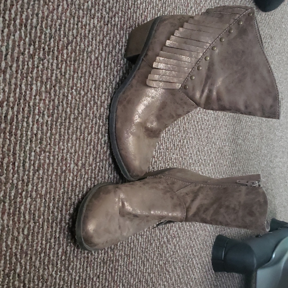 Size 5 adult boots